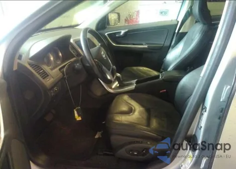 2013 Volvo Xc60 3.2 z USA, uszkodzony, nr VIN YV4952DL2D2412226